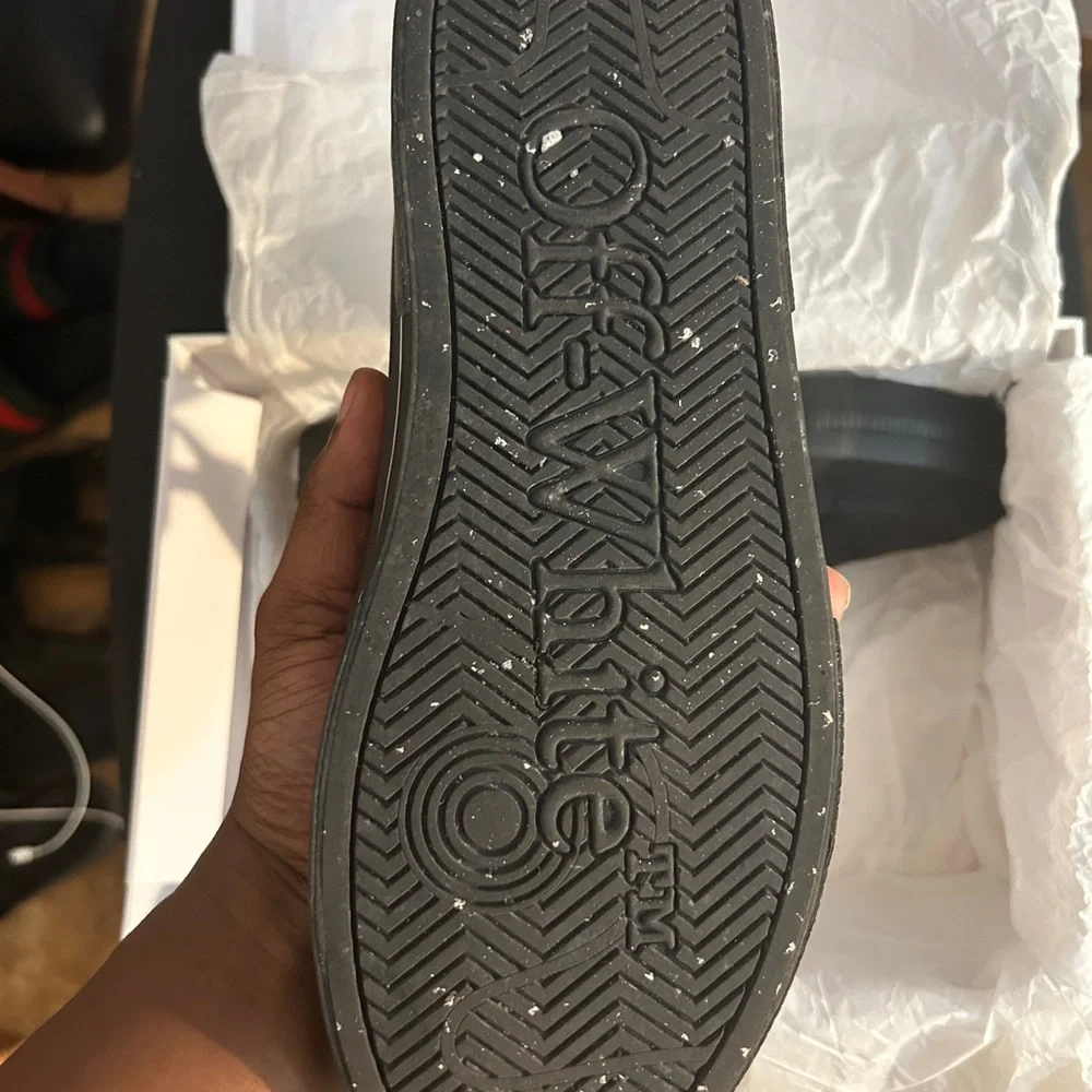 Off-White - Picture 5 of 9